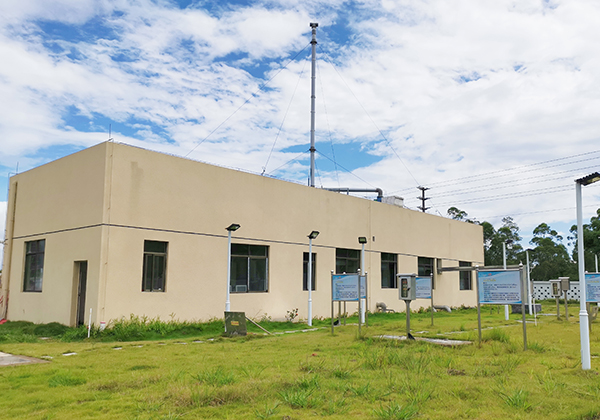 鶴山市第一座花園式地埋式污水處理廠<br />
<br />
國家財政部第四批PPP示范項目、江門市第一個以PPP模式建設(shè)的農(nóng)村污水處理設(shè)施項目。